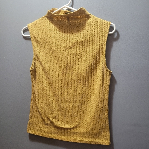 Dynamite Mustard Colored Funnel Neck Sleeveless Top S - Picture 5 of 5